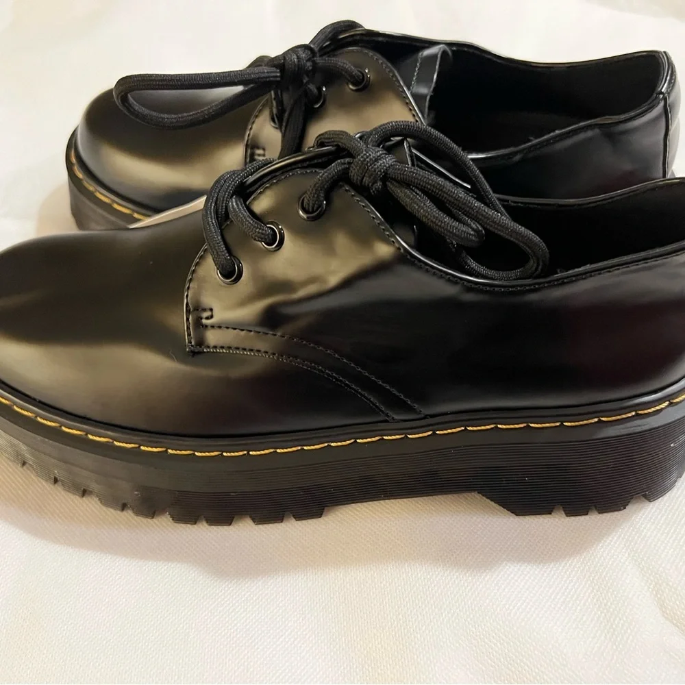 Platform Loafers tie up NWT individually wrapped gorgeous black shoes - Picture 4 of 9